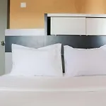 Best Deal 2Br Apartment Suites @Metro By Travelio