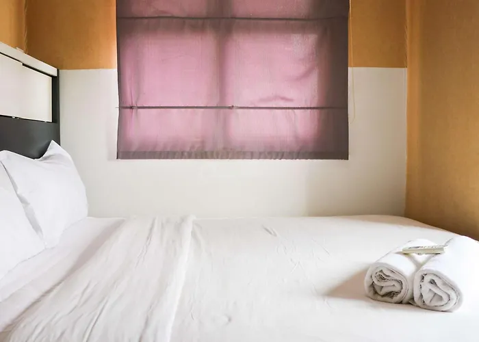 Best Deal 2Br Apartment Suites @Metro By Travelio